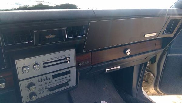1986 Chevrolet Caprice Dash Panel Blue — photo 1