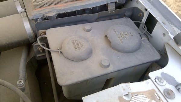 88-97 Ford F450 Coolant Reservoir Radiator Overflow Tank Bottle Oem 7.5L — photo 3