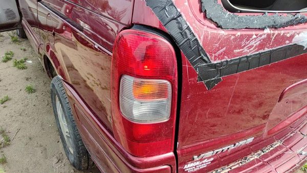 1997-2004 Chevy Venture Driver Left Tail Light Brake Lamp Oem Rear 10353279 — photo 2