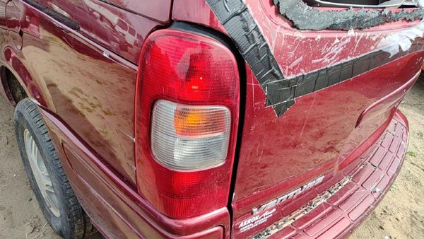 1997-2004 Chevy Venture Driver Left Tail Light Brake Lamp Oem Rear 10353279 — photo 3