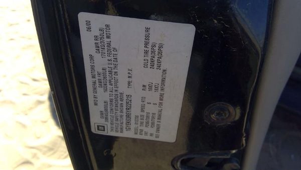 2000 Cadillac Escalade — vehicle photo 6