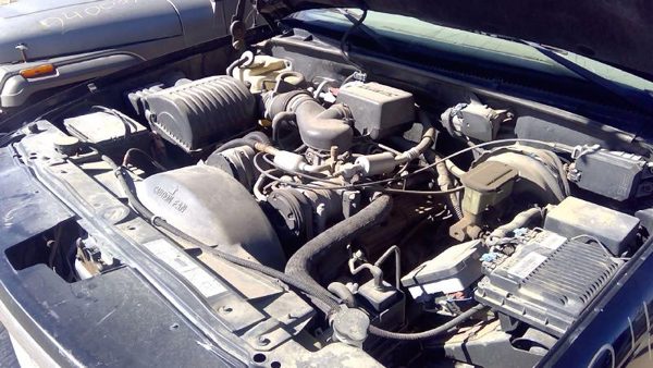 2000 Cadillac Escalade — vehicle photo 3