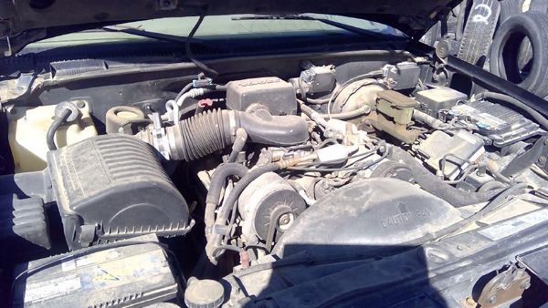 2000 Cadillac Escalade — vehicle photo 2