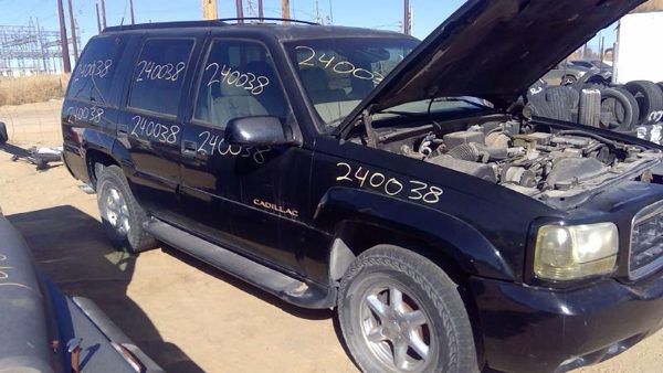 2000 Cadillac Escalade — vehicle photo 10