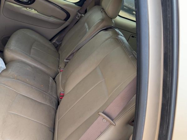 04 Rainier Complete Set Rear Seat Belts Retractor Buckle Left Right Back Tan 332 — photo 1