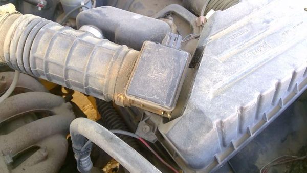 1996 Geo Tracker Air Flow Meter 1.6L — photo 1