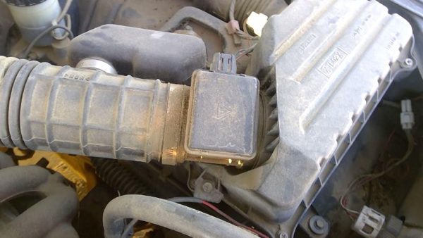 1996 Geo Tracker Air Flow Meter 1.6L — photo 8