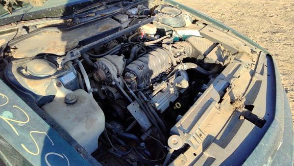 1996 Oldsmobile 88 Front Door RH Green — photo 2