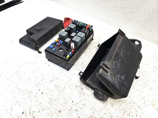 2000-2005 Buick Century Engine Fuse Box Power Distribution Panel Oem 3.1L — photo 3