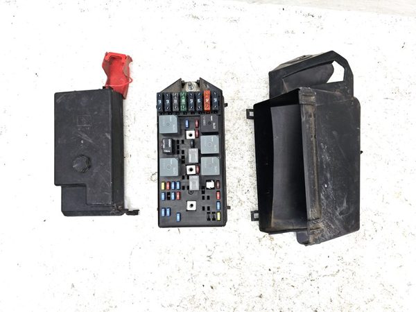 2000-2005 Buick Century Engine Fuse Box Power Distribution Panel Oem 3.1L — photo 4