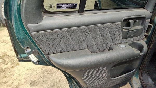 1995-1997 S10 Blazer Driver Left Rear Door Trim Panel With Switches Back Gray — photo 4