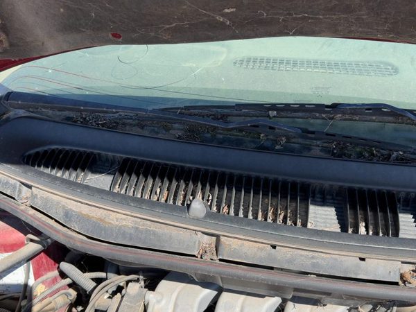 1996 Chrysler Town & Country Windshield Wiper Cowl Vent Trim Panel Oem Cover — photo 4