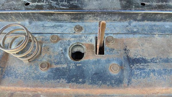 1973-1980 Silverado C10 Hood Latch Assembly With Bracket Oem 14003002 — photo 1