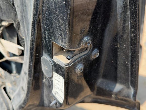 95-05 Chevy S10 Blazer Passenger Right Rear Door Latch With Rods/Cables Oem Back — photo 1