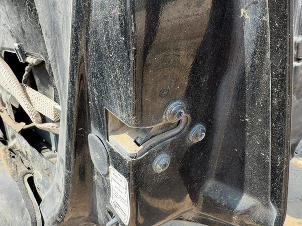 95-05 Chevy S10 Blazer Passenger Right Rear Door Latch With Rods/Cables Oem Back — photo 2