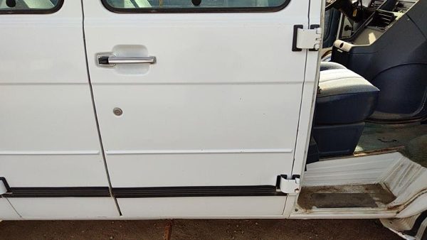 1995 GMC Van Rear Door RH White — photo 3