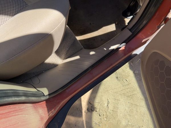 2005-2007 Ford Escape Passenger Right Rear Lower Sill Plate Step Trim Panel Oem — photo 2