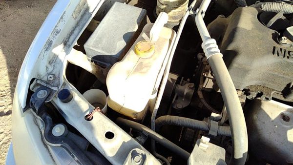 2000-2003 Nissan Sentra Coolant Reservoir Radiator Overflow Tank Bottle Oem — photo 2