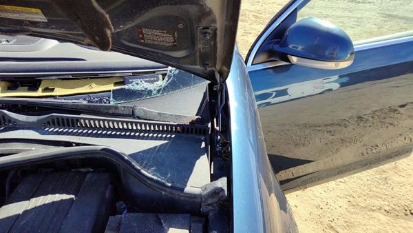 2005-2014 Vw Jetta Driver Left Hood Hinge Assembly Oem Blue 1K0823301c — photo 2
