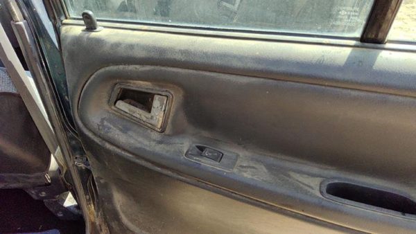 97 Suzuki Sidekick Passenger Right Rear Door Trim Panel With Switches Back Gray — photo 5