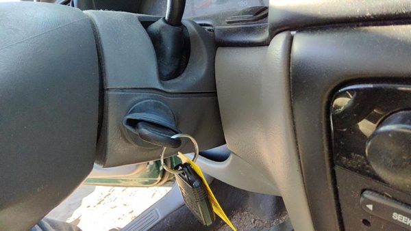 2000 Ford Taurus Ignition Switch(w/o Cyl& Key) Key F4DZ11572B — photo 2