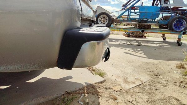1999-2007 Sierra 2500 Hd Chromer Rear Bumper Assembly With Brackets Oem 12473000 — photo 6