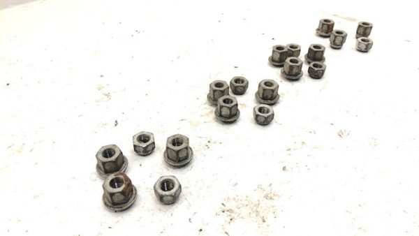 1982-1984 Cadillac Deville 19 Lug Nut Set For Hubcap Retainer Bracket Oem — photo 2