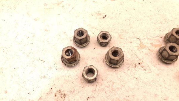 1982-1984 Cadillac Deville 19 Lug Nut Set For Hubcap Retainer Bracket Oem — photo 7