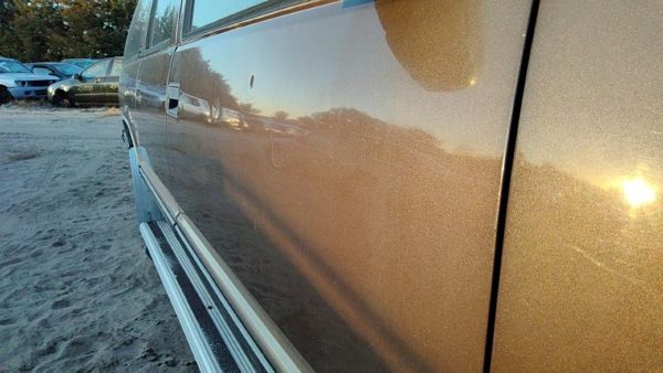 1994 Suburban 1500 Front Door RH Brown — photo 4