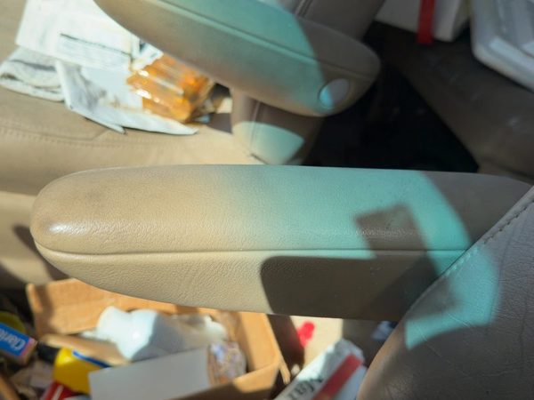 1996-97 Chrysler Town & Country Minivan Driver Left Front Seat Armrest Tan FLK5 — photo 1