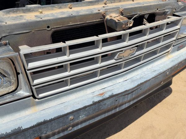 1982-1990 Chevy S10 Pickup Front Grille Assembly Oem Red 15638425 — photo 7