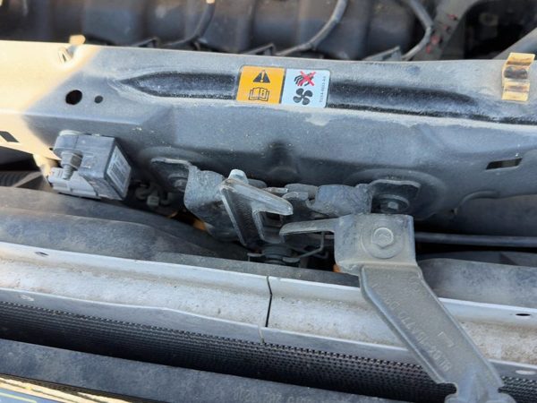 2008 Mercury Mariner Hood Latch Assembly With Bracket Oem 8L8Z16138A — photo 5