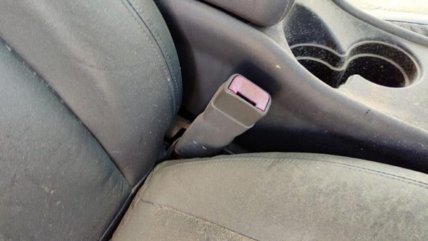 00-05 Bonneville Passenger Right Front Seat Belt Buckle Receiver Pewter 932 — photo 3