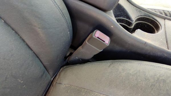 00-05 Bonneville Passenger Right Front Seat Belt Buckle Receiver Pewter 932 — photo 2