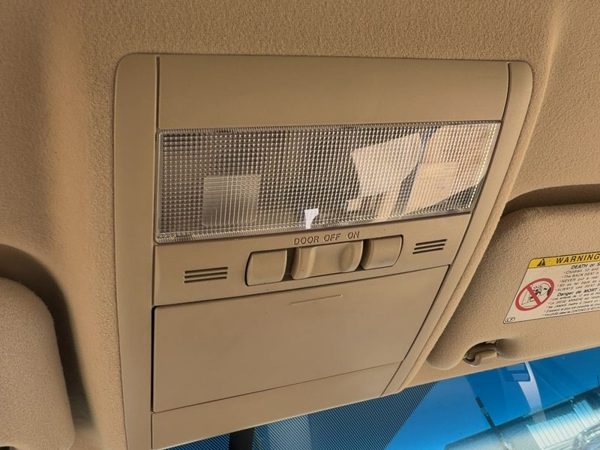 2004-2009 Toyota Prius Center Overhead Console Dome Light Map Lamp Cubby Tan 08 — photo 1