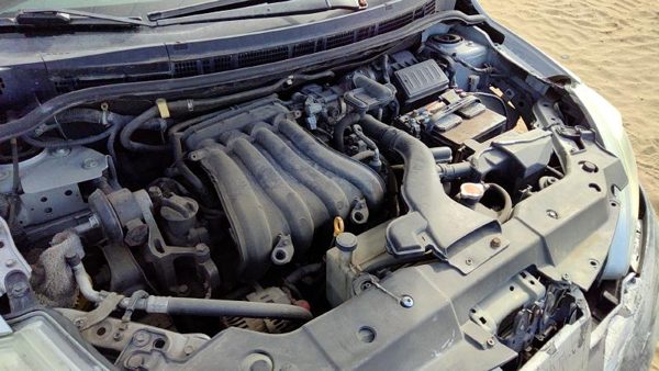 2010 Nissan Versa Crossmember/cradle/undercarria 1.8L AT — photo 8