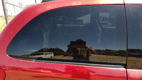 01-07 Town Country Passenger Right Rear Quarter Glass Back Side Window Oem — photo 1