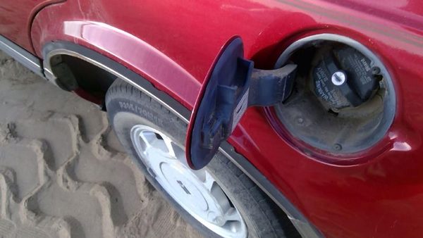 1986-1991 Olds Eighty Eight Fuel Tank Door With Hinge Gas Lid Oem Filler Red — photo 7