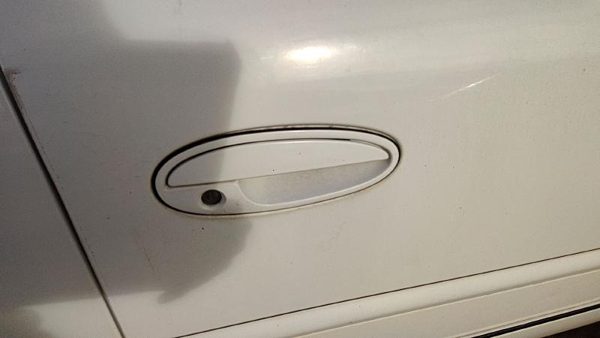 1997-2003 Buick Regal Passenger Right Front Outside Door Handle Oem White 16U — photo 1