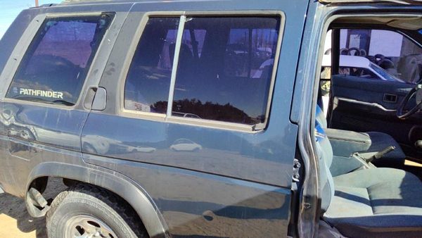 1995 Nissan Pathfinder Rear Door RH Blue — photo 8