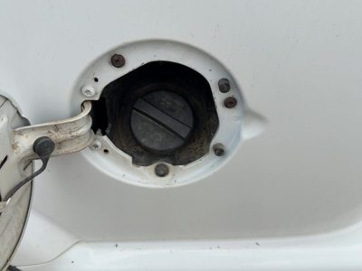 1998-2000 Chevy S10 Blazer Fuel Filler Neck Assembly With Gas Cap Oem 15026401