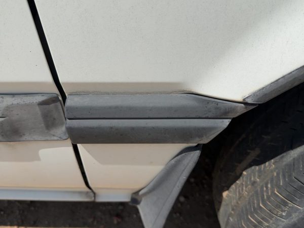 1988-1989 Honda Accord LX Sedan Passenger Right Front Fender Trim Molding OEM — photo 4