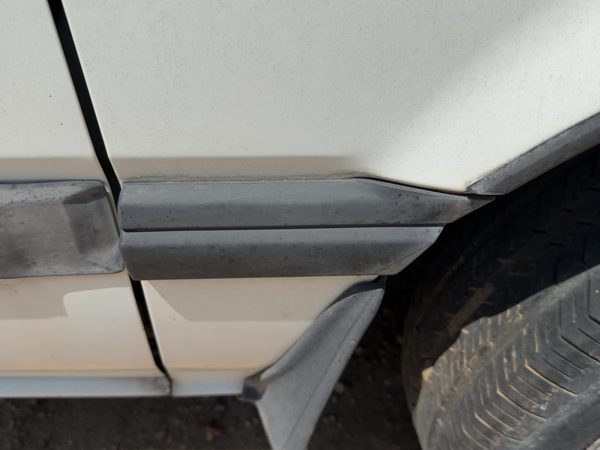 1988-1989 Honda Accord LX Sedan Passenger Right Front Fender Trim Molding OEM — photo 2