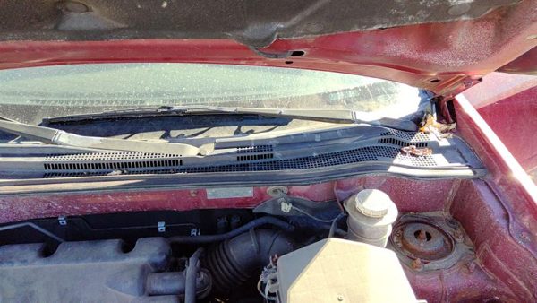 03-06 Mitsubishi Outlander Windshield Wiper Cowl Vent Trim Panel Oem Cover — photo 2