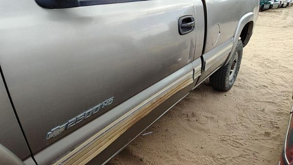 2002 Chevy Silverado 2500 Front Door LH Pewter 11U — photo 1