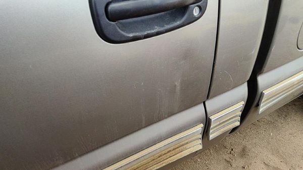 2002 Chevy Silverado 2500 Front Door LH Pewter 11U — photo 4