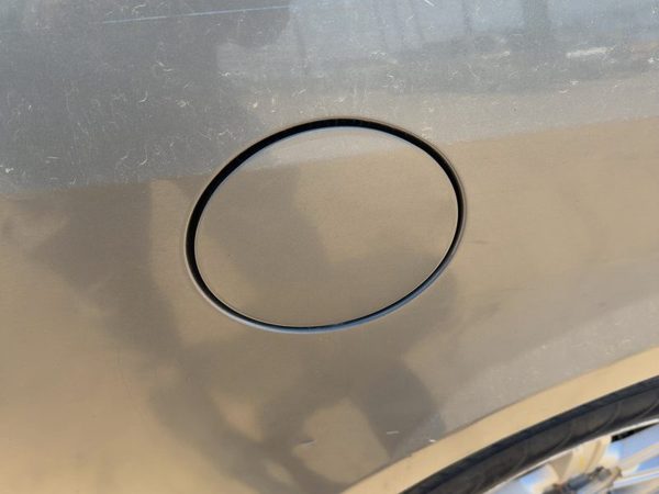 2004-2009 Cadillac Srx Fuel Tank Door With Hinge Gas Lid Oem Filler Silver 42U — photo 3