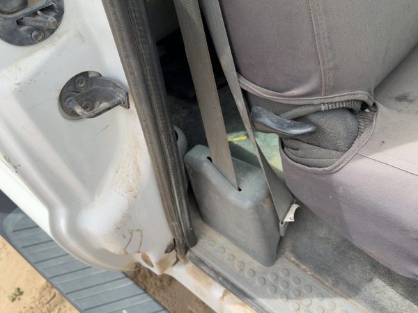 2005-2007 Ford F350 Passenger Right Front Seat Belt Retractor Oem Shoulder Gray — photo 2