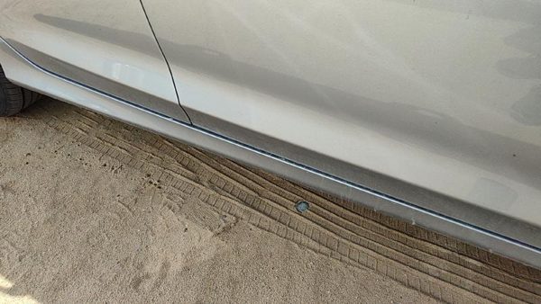 15-17 200 Passenger Right Lower Rocker Panel Moulding Side Billet Silver Psc — photo 4