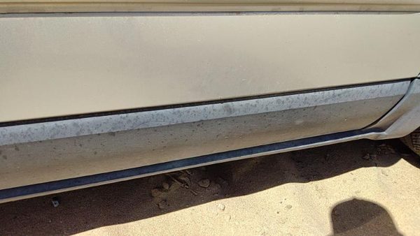 04-08 Chrysler Pacifica Passenger Right Lower Front Moulding From Door Oem Trim — photo 5